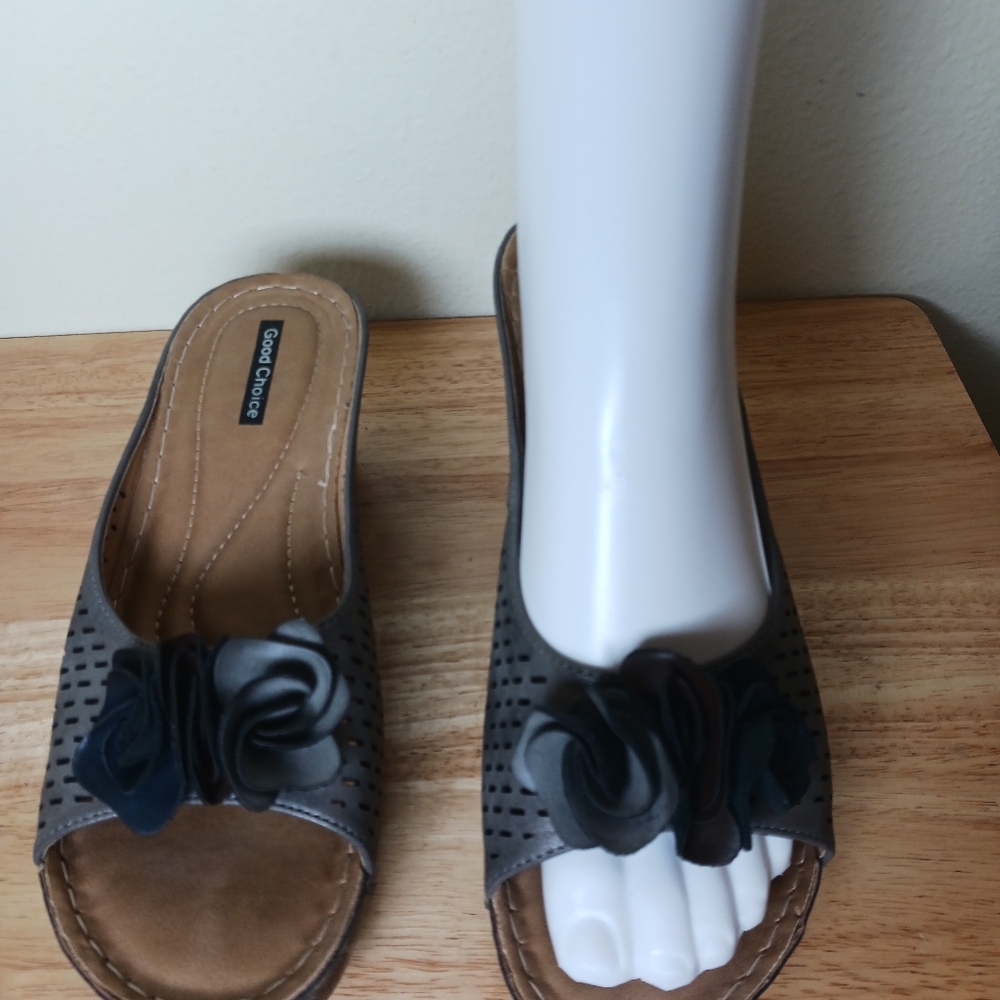 Good Chic Gray Floral Slide Mules with Navy Accents